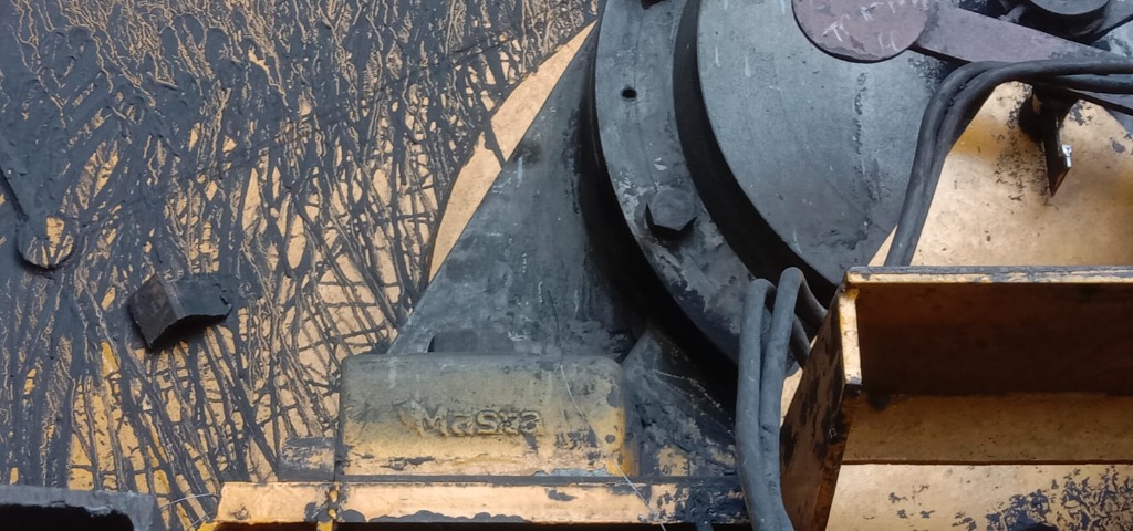 Masta brand embossed on heavy duty plummer block base